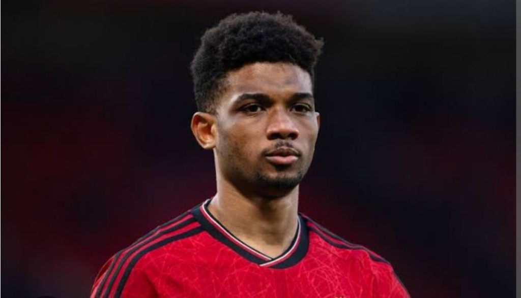 Amad Diallo Flips Off Man United Fans After They Insult His Mother During Malaysia Tour (Watch)