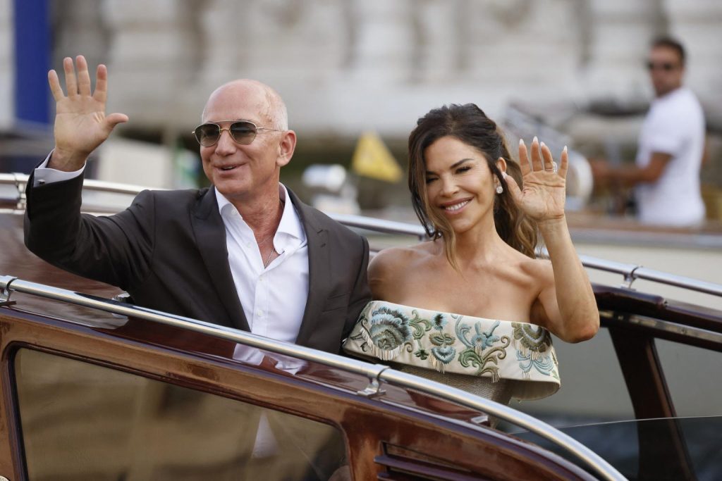 95 Private Jets Land in Venice for Jeff Bezos & Lauren Sánchez’s Lavish Wedding
